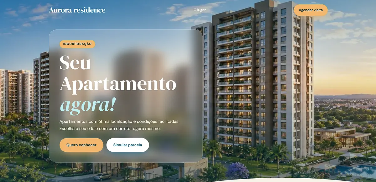 Modelo com cartão de vidro sobre a foto